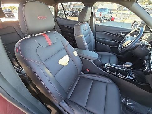 Used 2024 Chevrolet Trax RS w/ Sunroof Package image 31