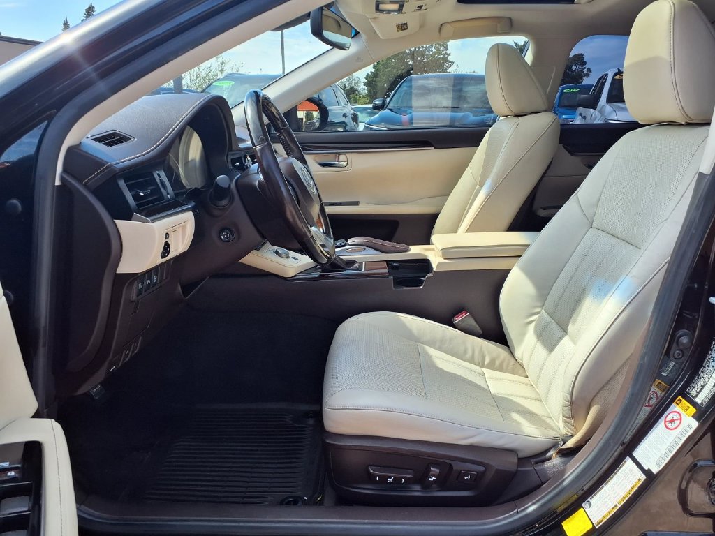 Used 2016 Lexus ES 350 w/ Luxury Package w/Wood Trim FWD image 11