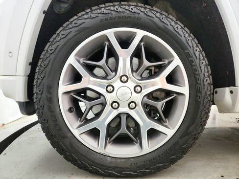 Used 2021 Jeep Grand Cherokee Overland AWD/4WD image 40