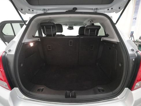 Used 2019 Chevrolet Trax LT w/ LT Convenience Package image 10