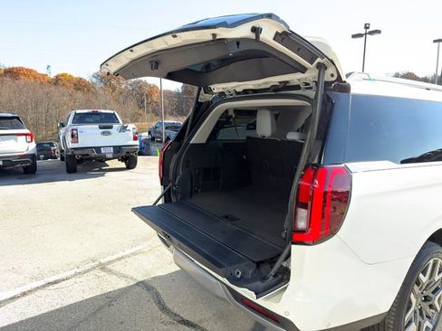 Used 2025 Ford Expedition Max Platinum w/ Platinum Ultimate Package image 16