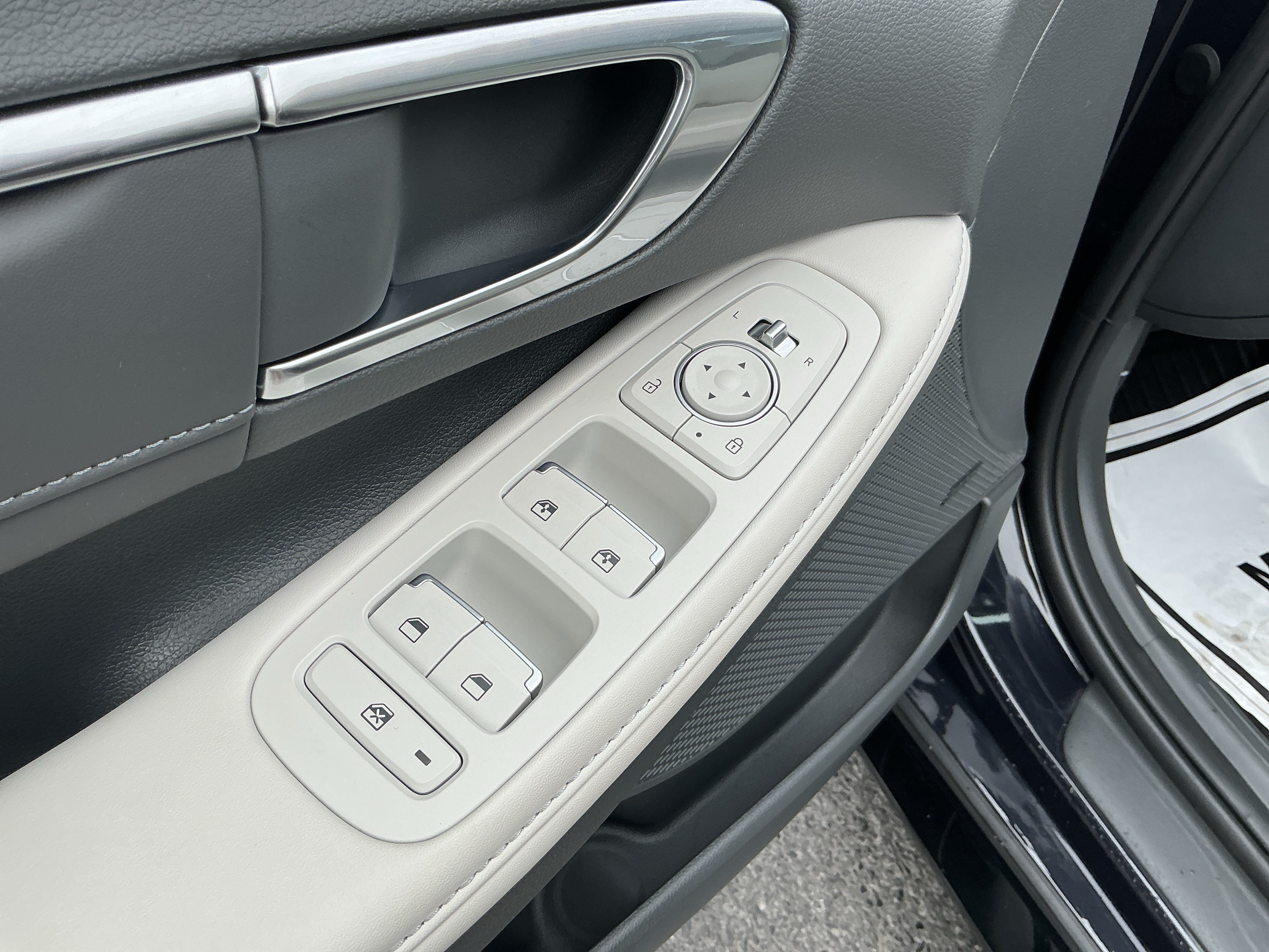 Used 2023 Hyundai Sonata Limited FWD image 14