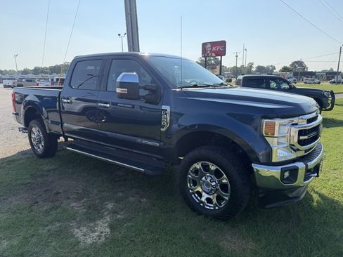 Certified 2020 Ford F250 Lariat w/ Chrome Package AWD/4WD image 3