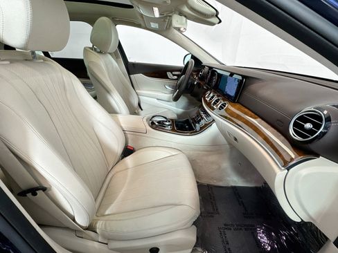Used 2019 Mercedes-Benz E 300 image 27