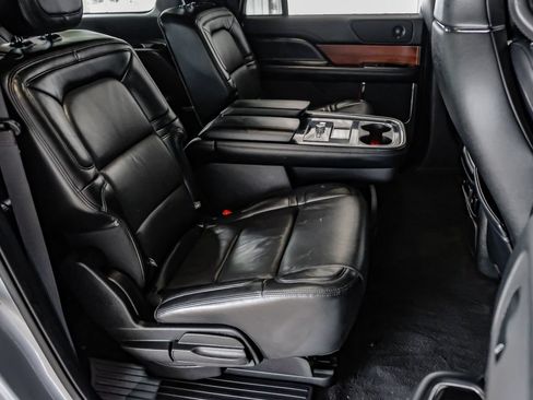 Used 2020 Lincoln Navigator L Reserve RWD image 33