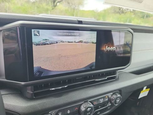 New 2026 Jeep Gladiator Sport AWD/4WD image 22
