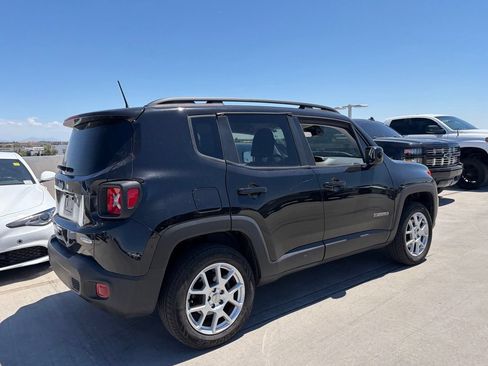 Used 2020 Jeep Renegade Latitude w/ Cold Weather Group AWD/4WD image 2