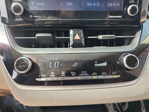 Used 2022 Toyota Corolla LE FWD image 16