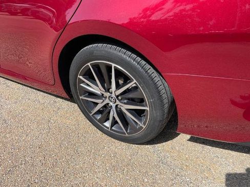 Used 2022 Toyota Camry XLE w/ Navigation Upgrade Package FWD image 4