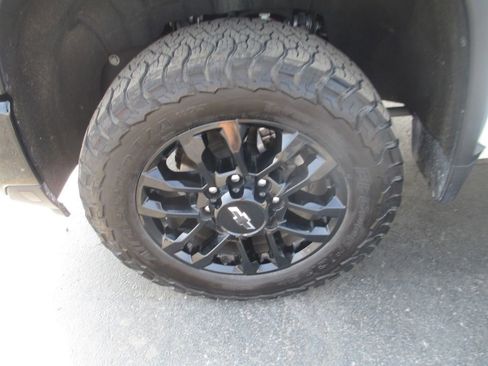 Used 2026 Chevrolet Silverado 2500 LT w/ Trail Boss Package AWD/4WD image 16