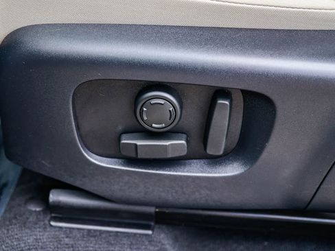 Used 2025 Land Rover Discovery Sport S image 22