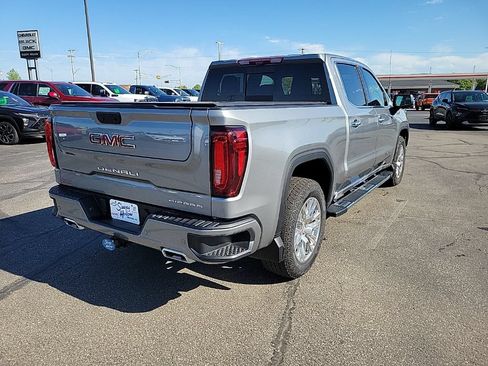 Used 2024 GMC Sierra 1500 Denali w/ Technology Package AWD/4WD image 5