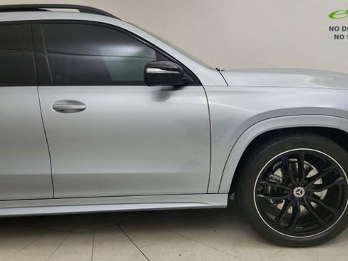 Used 2025 Mercedes-Benz GLS 450 4MATIC image 7