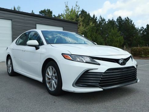 Used 2024 Toyota Camry LE image 3