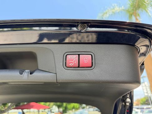 Used 2019 Mercedes-Benz GLC 300 image 15