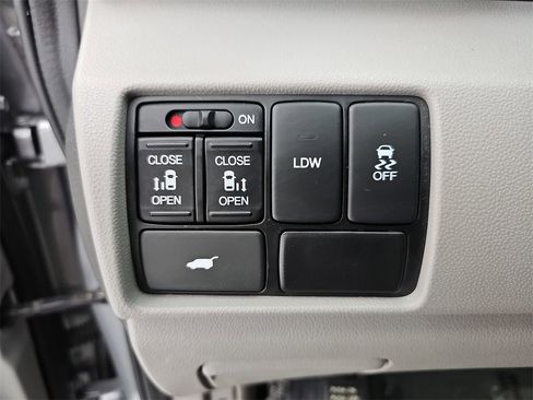 Used 2016 Honda Odyssey EX-L image 43