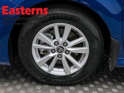 Used 2025 Toyota Camry LE w/ Convenience Package image 30