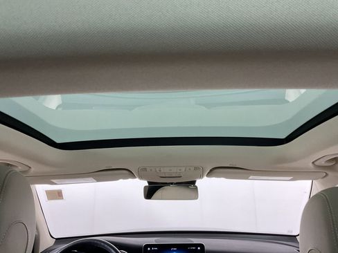 Used 2022 Mercedes-Benz GLC 300 4MATIC image 15