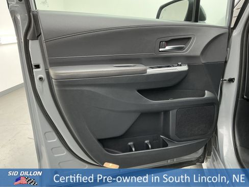 Used 2022 Toyota Sienna XLE Woodland Edition image 16
