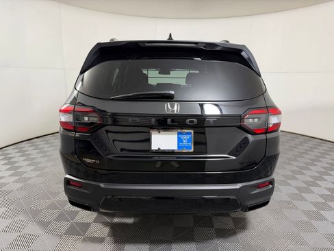 New 2026 Honda Pilot Sport image 8