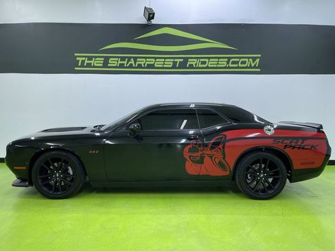 Used 2023 Dodge Challenger R/T image 6