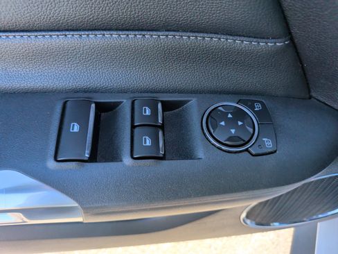 Used 2019 Ford Mustang Premium image 22