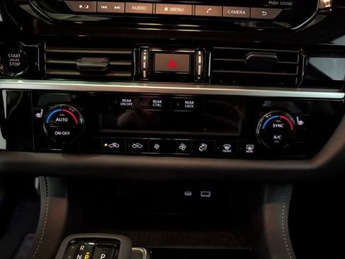 Used 2025 Nissan Pathfinder SV image 22