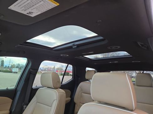 Used 2023 Chevrolet Traverse Premier image 30
