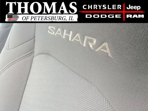 Used 2019 Jeep Wrangler Unlimited Sahara AWD/4WD image 18
