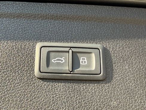 Used 2020 Audi Q5 2.0T Titanium Premium Plus w/ Premium Plus Package image 13