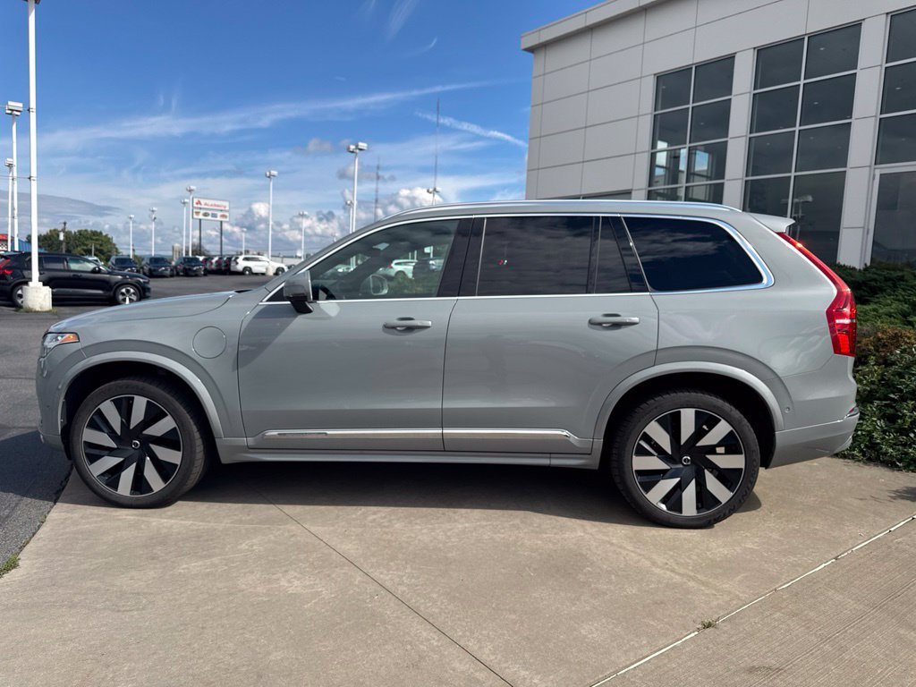 Used 2024 Volvo XC90 T8 Ultimate w/ Protection Package Premier AWD/4WD image 8