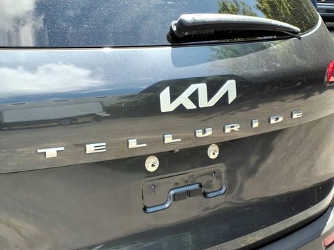 Used 2022 Kia Telluride S FWD image 5