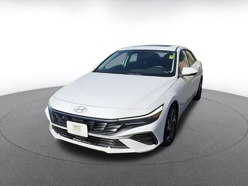 Used 2025 Hyundai Elantra Limited image 7