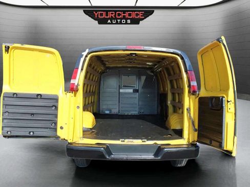 Used 2017 GMC Savana 2500 Extended image 14