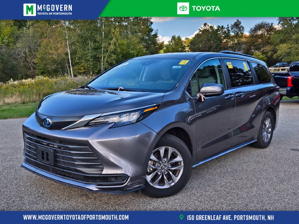 Used 2024 Toyota Sienna LE AWD/4WD image 1