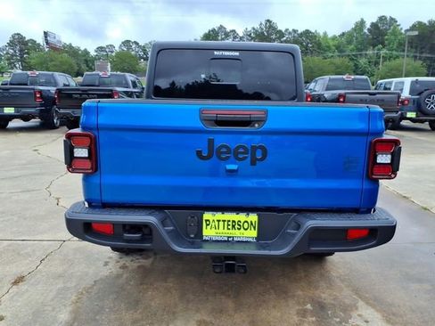 New 2026 Jeep Gladiator Sport AWD/4WD image 3