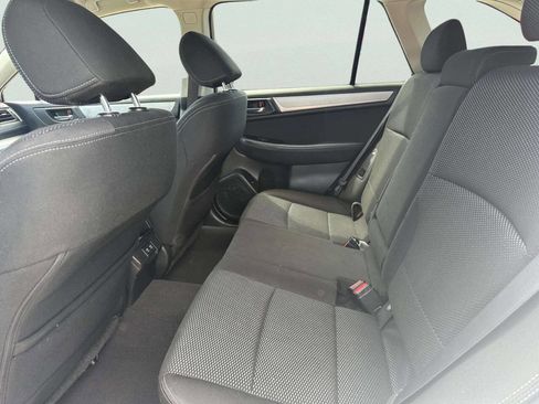 Used 2019 Subaru Outback 2.5i Premium w/ Popular Package #2 AWD/4WD image 11