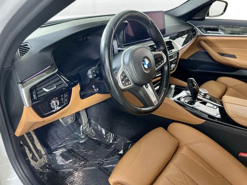 Used 2022 BMW 530i w/ M Sport Package RWD image 9