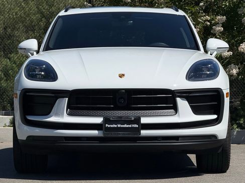 Used 2026 Porsche Macan AWD/4WD image 10