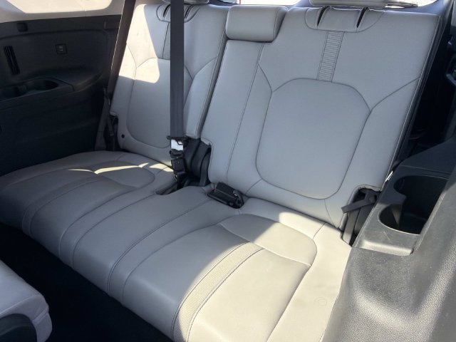 Used 2025 Honda Pilot Touring image 24