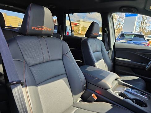 Certified 2024 Honda Passport TrailSport image 8