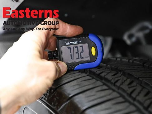 Used 2025 Jeep Wrangler Unlimited Sahara image 25