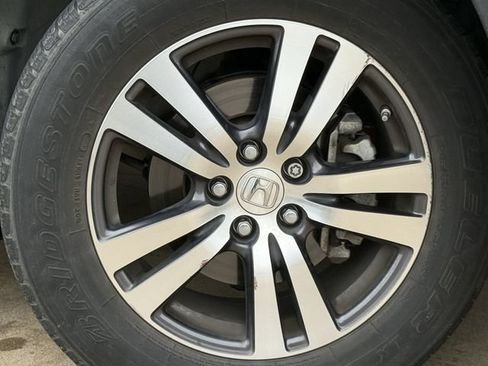 Used 2017 Honda Pilot EX image 9