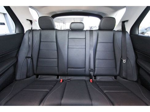 Used 2024 Mercedes-Benz GLE 450 4MATIC w/ AMG Line Exterior image 14
