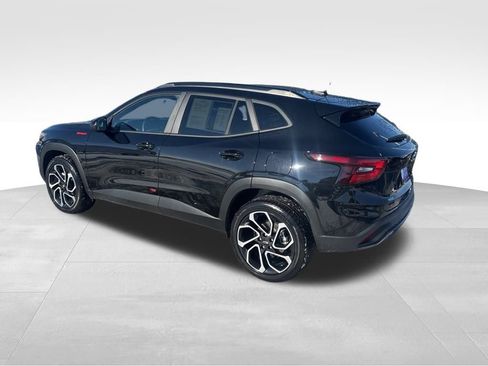 Used 2025 Chevrolet Trax RS w/ Sunroof Package image 4