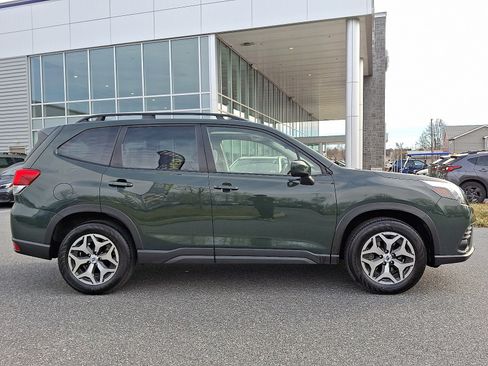 Certified 2023 Subaru Forester Premium image 5