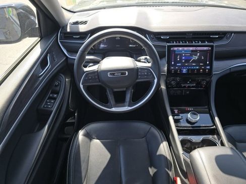 Used 2022 Jeep Grand Cherokee L Limited image 17