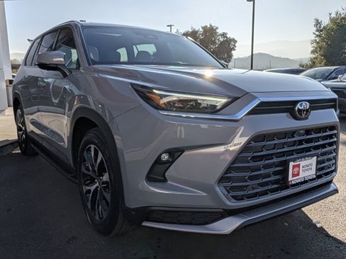 Used 2026 Toyota Grand Highlander AWD Hybrid image 14