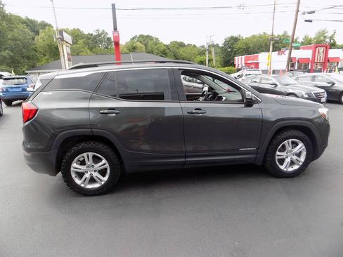 Used 2020 GMC Terrain SLE w/ Driver Convenience Package AWD/4WD image 3