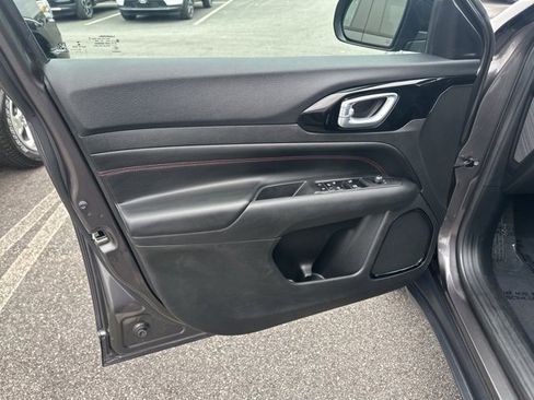 Used 2022 Jeep Compass Trailhawk w/ Trailhawk Convenience Group image 8